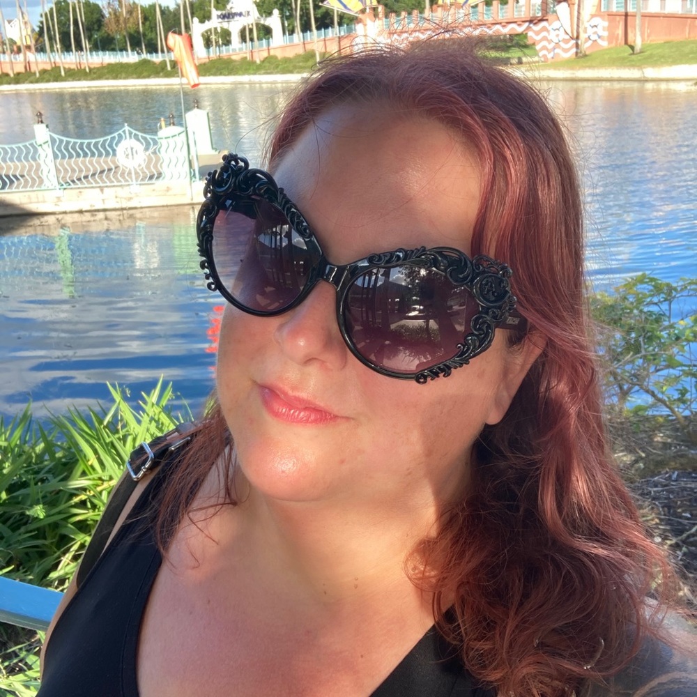 Meet your Posher, Michele